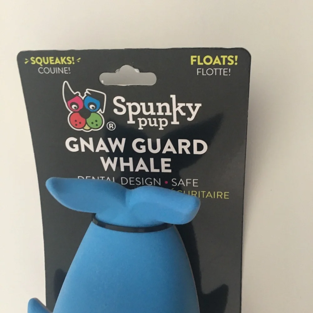 Gnaw Guard Dog Toy Blue Whale Squeaks Floats Dental Design Safe NEW Spunky Pup